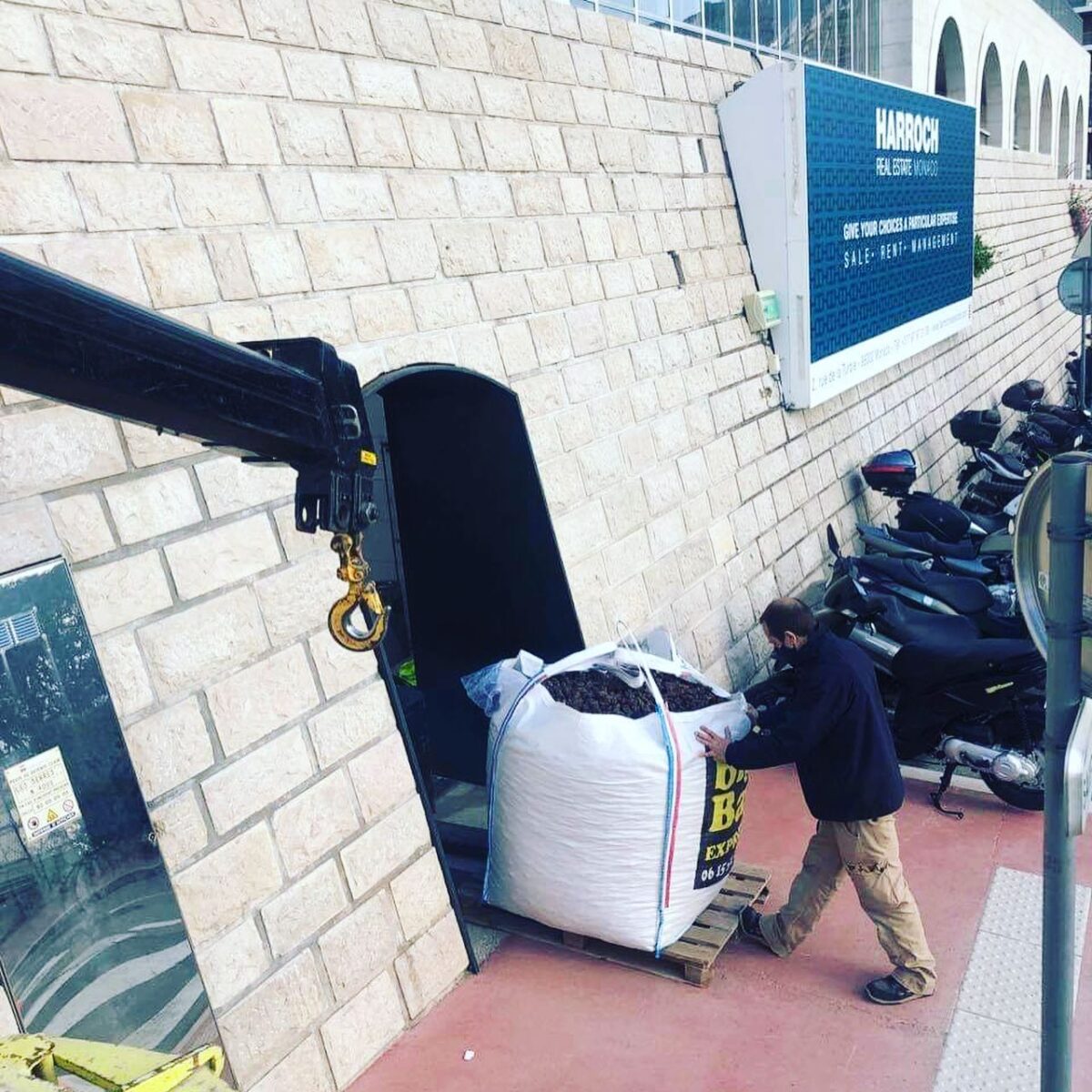 grutage-big-bag-pouzzolane-Monaco